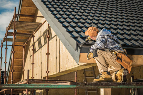 Best Roof Gutter Cleaning  in Riverside, CT